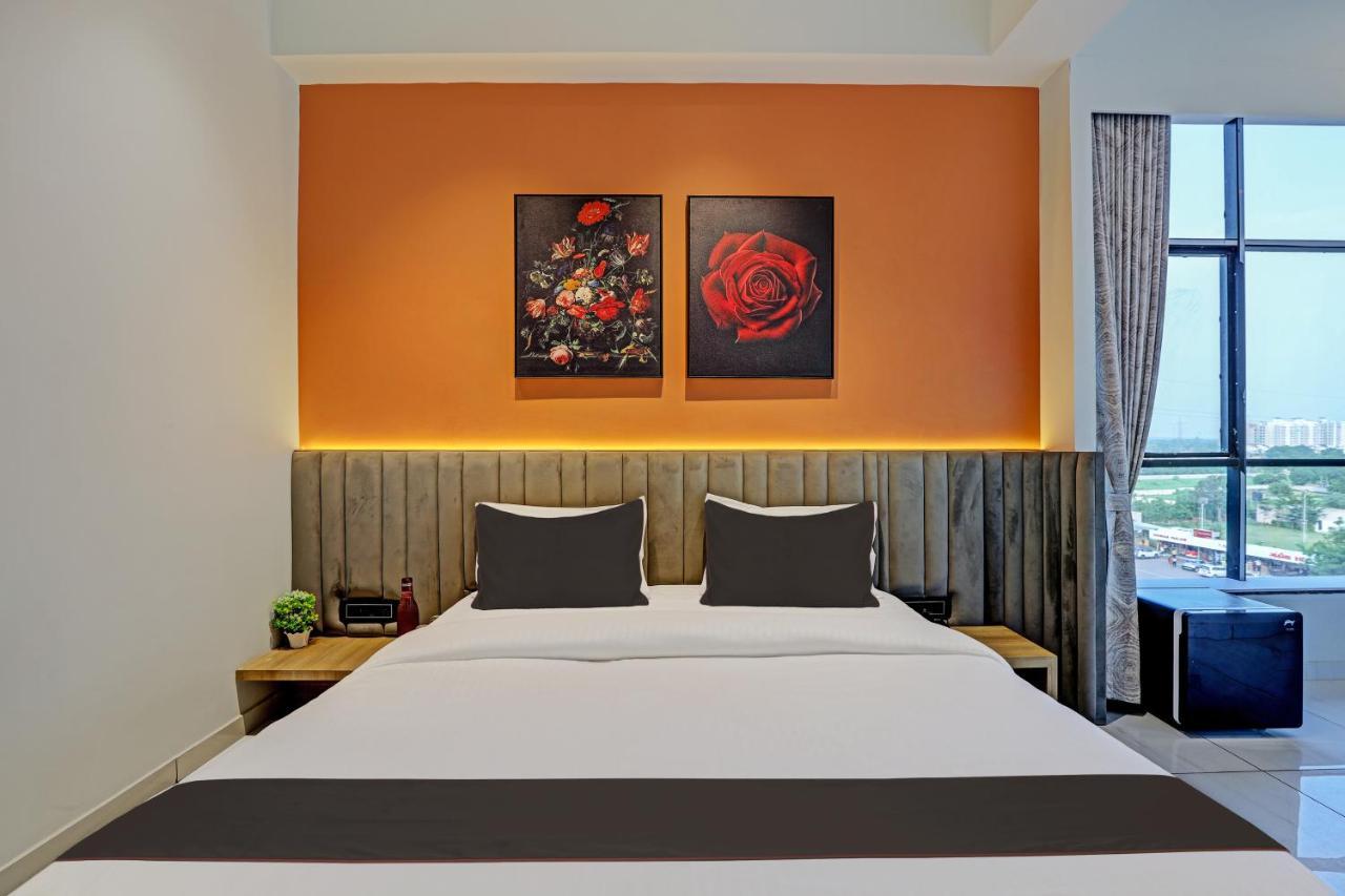 Hotel Lee Platinum Ахмедабад Экстерьер фото